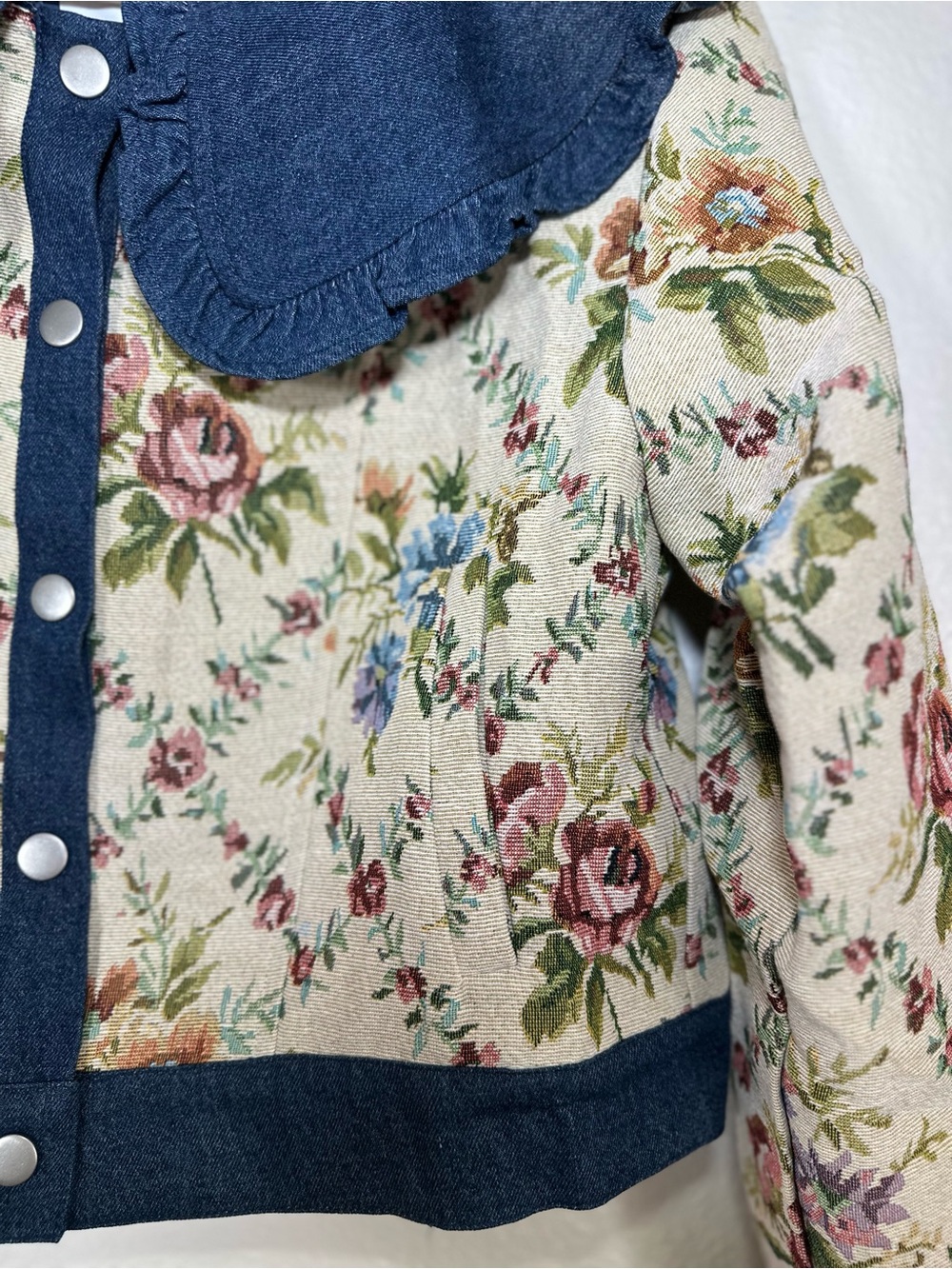 JACQUIE THE LABEL Cream Floral Tapestry Cropped Jacket with Blue Denim Trim M - Picture 5 of 11